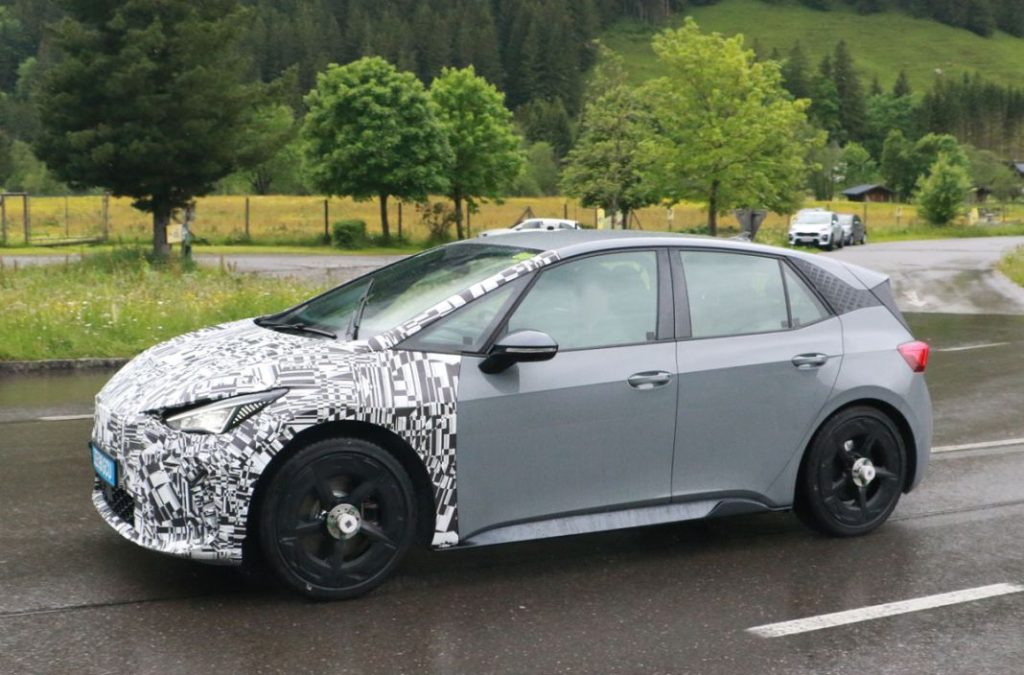 Al Cupra Born le llega la hora de renovarse 7 Motor16 Cupra Born facelift 5 Motor16