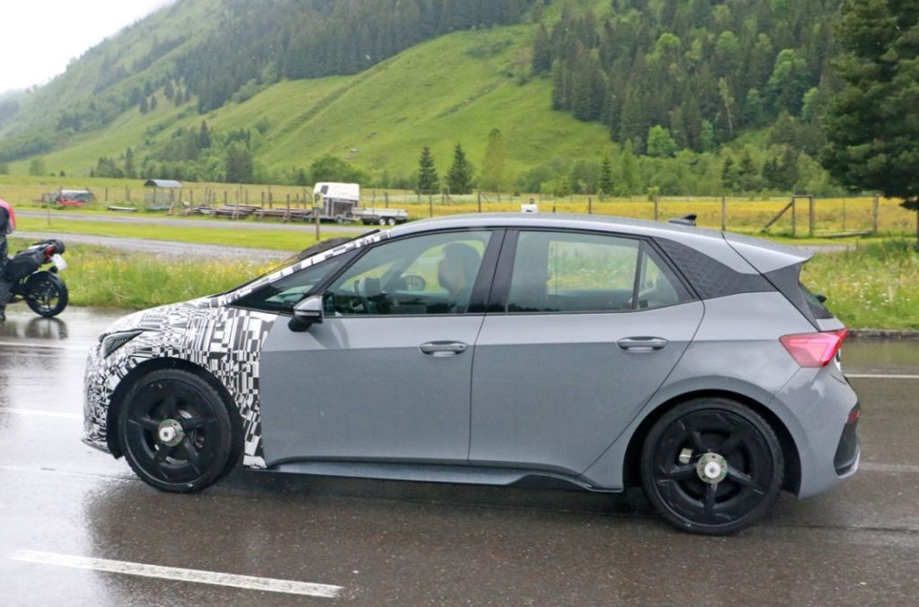 Al Cupra Born le llega la hora de renovarse 8 Motor16 Cupra Born facelift 6 Motor16