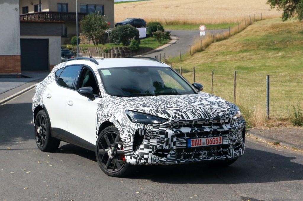 El Cupra Formentor recibirá su primera renovación a finales de 2023 5 Motor16 Cupra Formentor facelift 4 Motor16