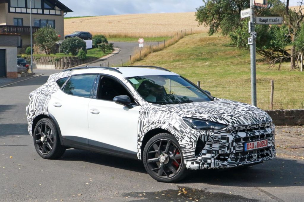 El Cupra Formentor recibirá su primera renovación a finales de 2023 6 Motor16 Cupra Formentor facelift 5 Motor16