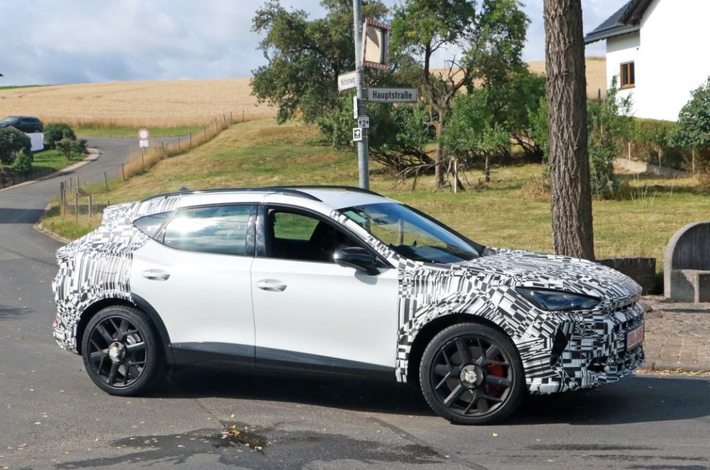 El Cupra Formentor recibirá su primera renovación a finales de 2023 7 Motor16 Cupra Formentor facelift 6 Motor16