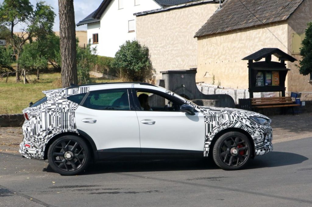 El Cupra Formentor recibirá su primera renovación a finales de 2023 1 Motor16 Cupra Formentor facelift 7