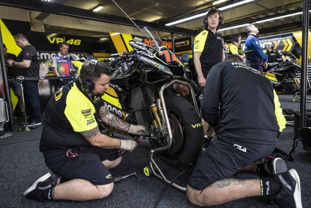 Moto GP: Adecco busca a 10 jóvenes apasionados del motociclismo para vivir un mundial diferente 1 Motor16 Los seleccionados podrán ver de cerca el trabajo de los mecánicos y profesionales del motociclismo.