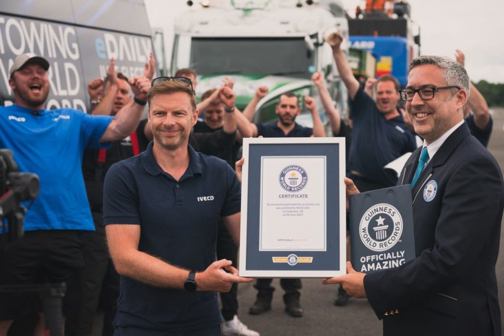 Iveco e Daily Tow World Record Luc Lacey 0195 Motor16