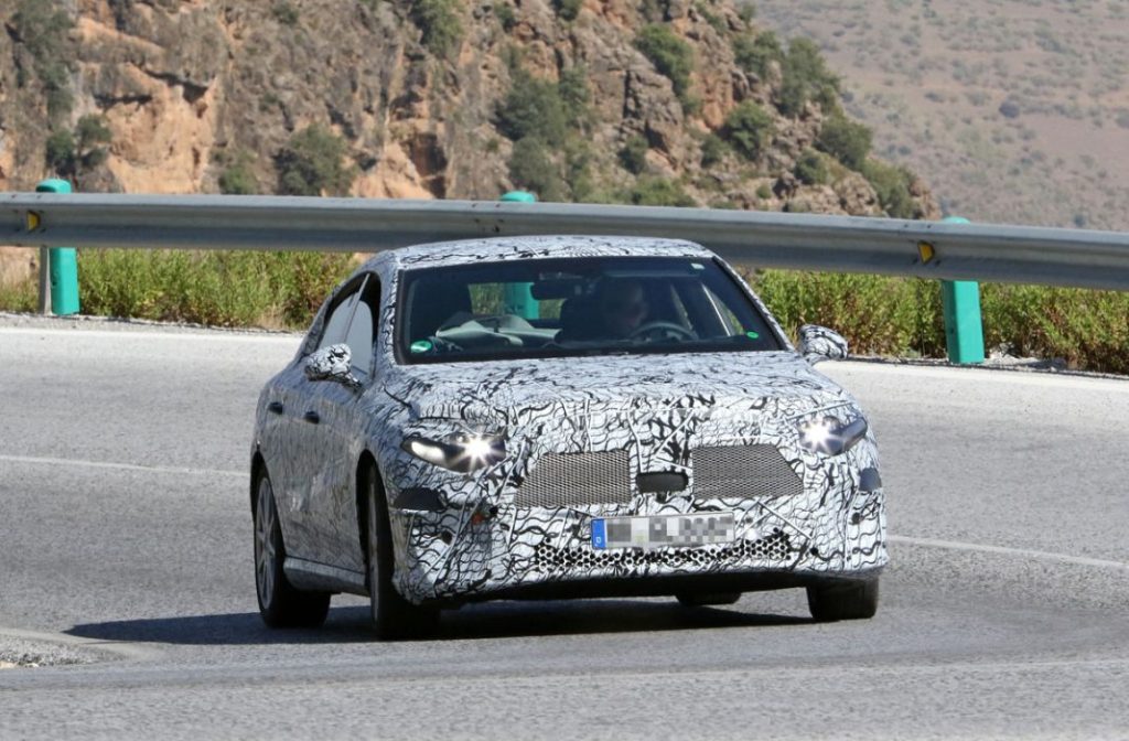 El próximo Mercedes CLA vuelve a la carretera 3 Motor16 Mercedes CLA ICE 1 Motor16