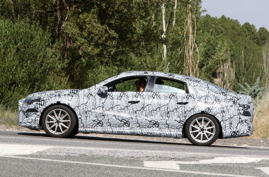 El próximo Mercedes CLA vuelve a la carretera 6 Motor16 Mercedes CLA ICE 4 Motor16