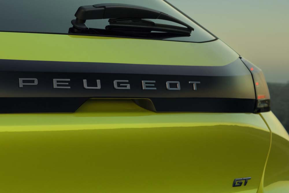 Nuevo Peugeot e208 13 Motor16