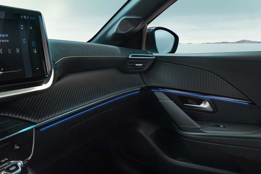 Nuevo Peugeot e208 3 Motor16
