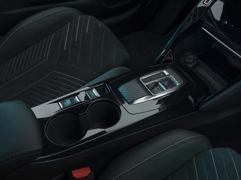 Nuevo Peugeot e208 38 Motor16