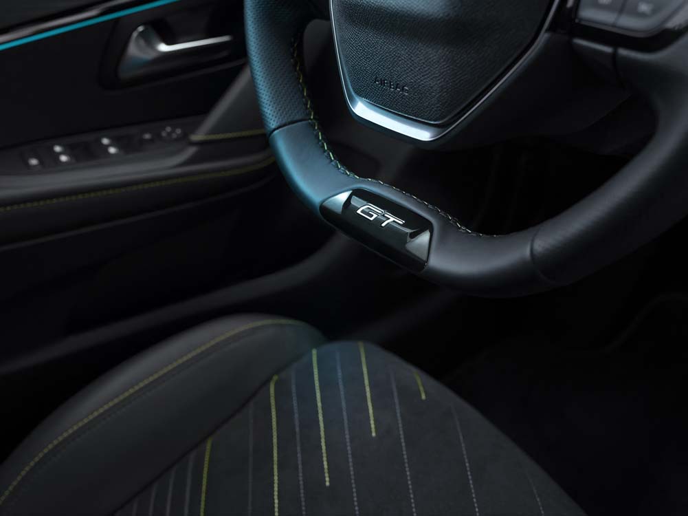 Nuevo Peugeot e208 39 Motor16