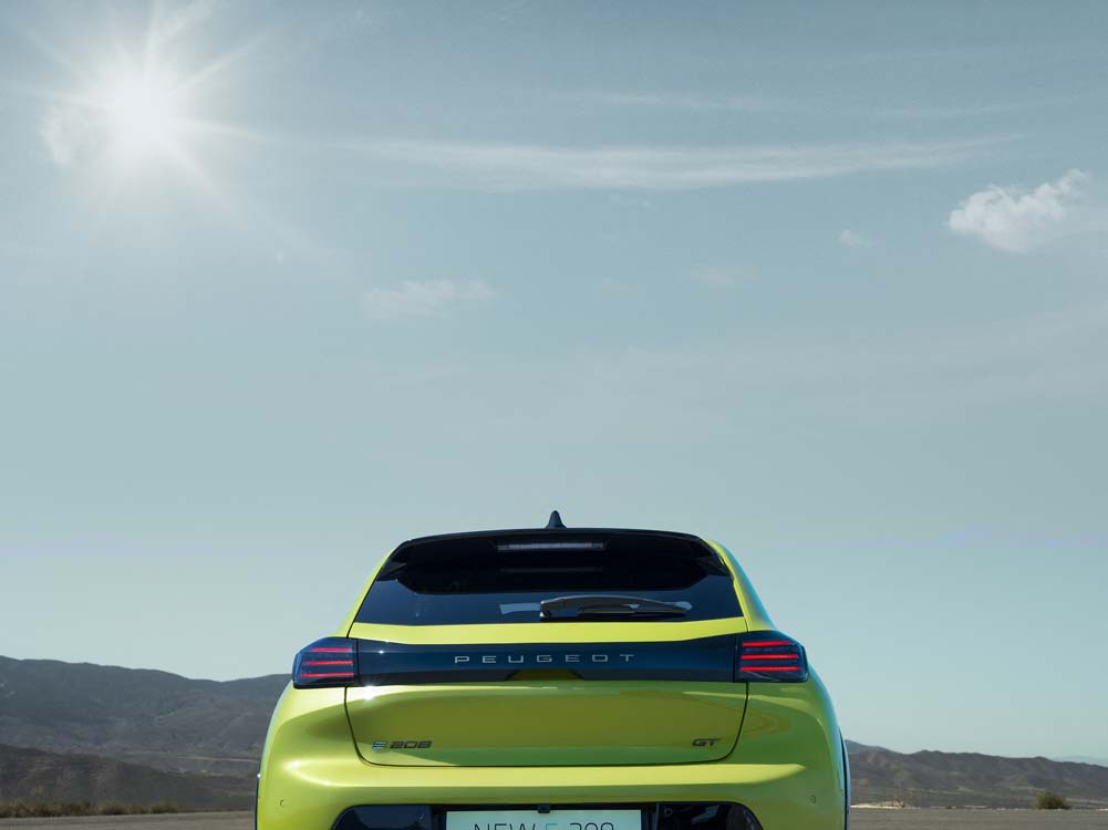 Nuevo Peugeot e208 48 Motor16