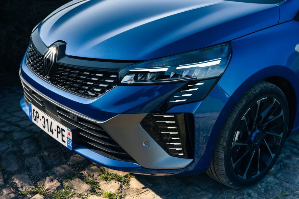 Conducimos el nuevo Renault Clio 2023. Más que un restyling 8 Motor16 Nuevo Renault Clio E Tech Esprit Alpine 12 Motor16