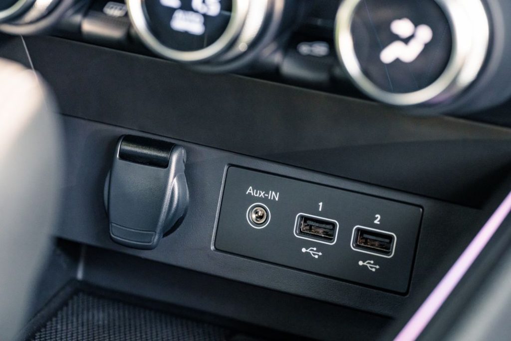 Conducimos el nuevo Renault Clio 2023. Más que un restyling 9 Motor16 Nuevo Renault Clio E Tech Esprit Alpine 23 Motor16