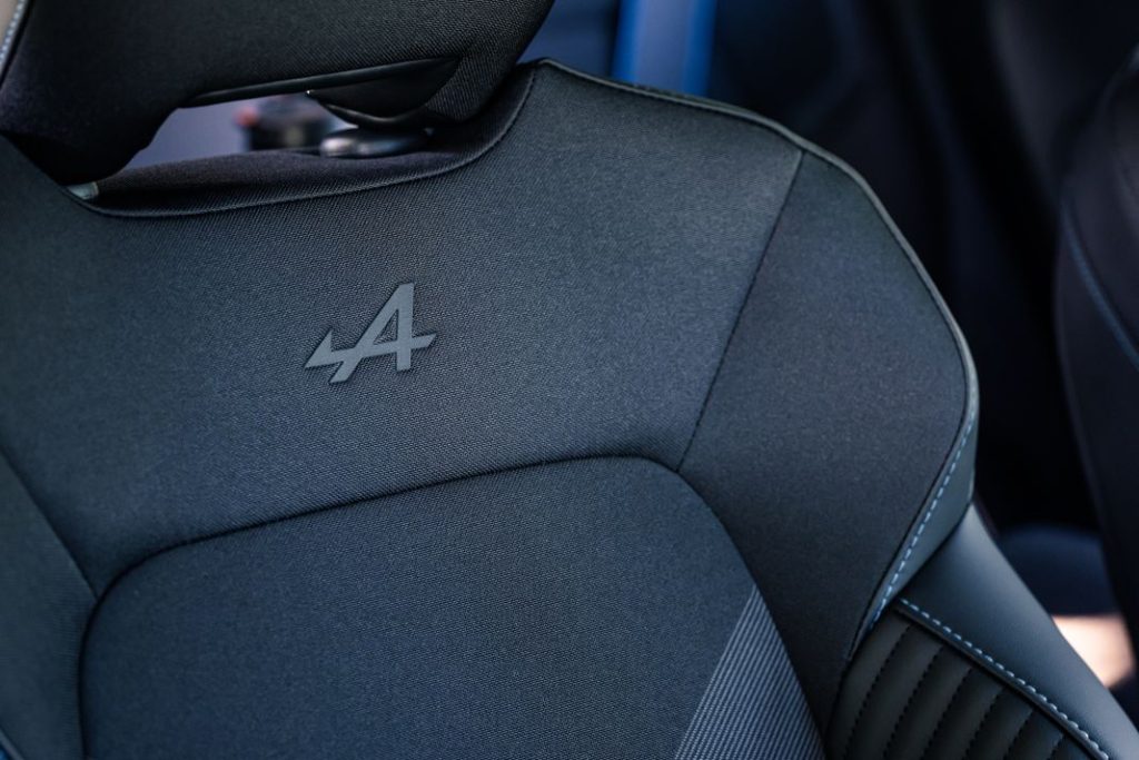 Conducimos el nuevo Renault Clio 2023. Más que un restyling 10 Motor16 Nuevo Renault Clio E Tech Esprit Alpine 28 Motor16