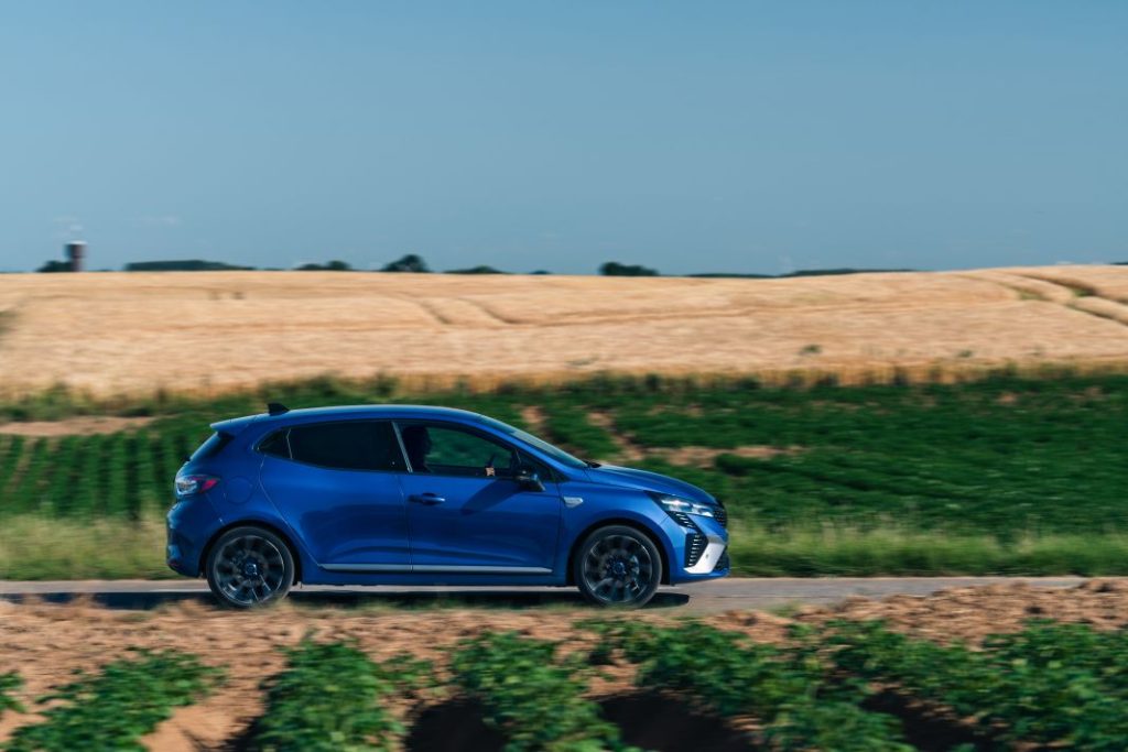 Conducimos el nuevo Renault Clio 2023. Más que un restyling 5 Motor16 Nuevo Renault Clio E Tech Esprit Alpine 6 Motor16