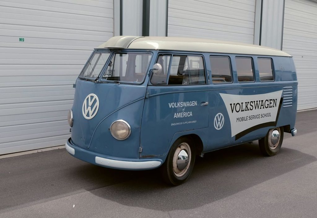 Volkswagen transporter Type 2 Schulwagen 6 Motor16