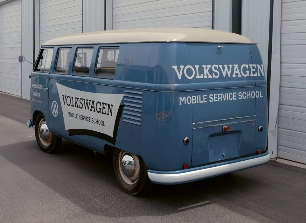 Volkswagen transporter Type 2 Schulwagen 7 Motor16