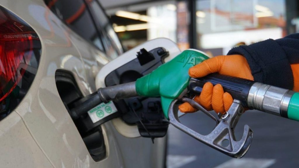 Ahorra 30 céntimos por litro de gasolina: El truco que usan 8 de cada 10 conductores en España 11 Motor16 gasolina Motor16