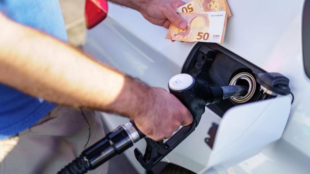 9 trucos para ahorrar gasolina en tu viaje de vacaciones 125 Motor16 recomendaciones