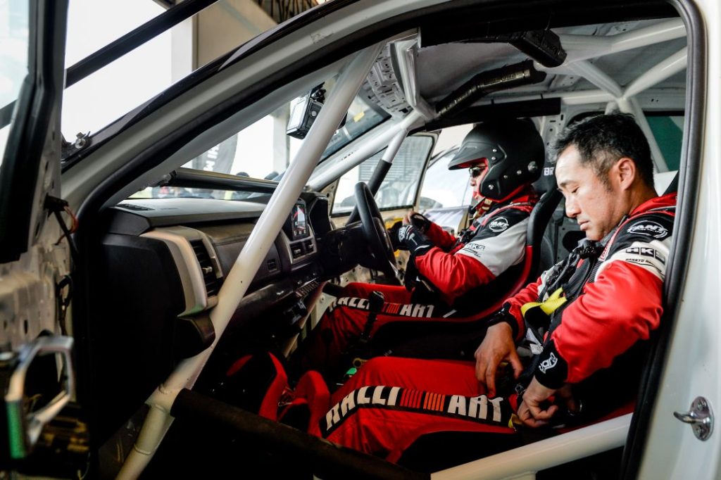 El nuevo Mitsubishi L200 se estrena en competición 5 Motor16 mitsibishi l200 rally y delica 1 Motor16