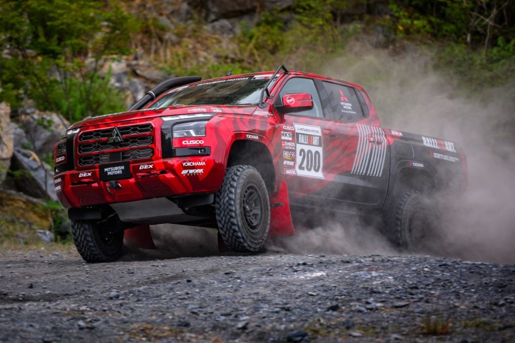 El nuevo Mitsubishi L200 se estrena en competición 8 Motor16 mitsibishi l200 rally y delica 19 Motor16