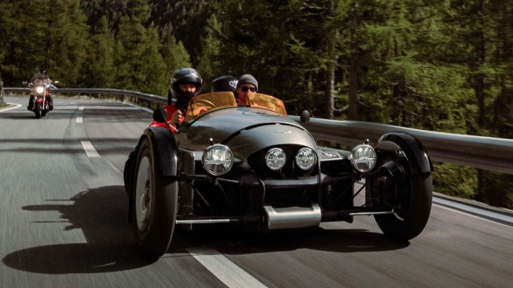 Malle firma el Morgan Super 3 más aventurero y exclusivo 2 Motor16 2023 Morgan Super 3 Malle Rally Special. Imagen movimiento.