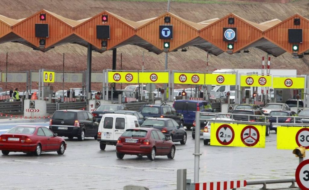 En 2024 llegan los peajes a las carreteras españolas. Pero estos conductores no tendrán que pagar 31 Motor16 peajes