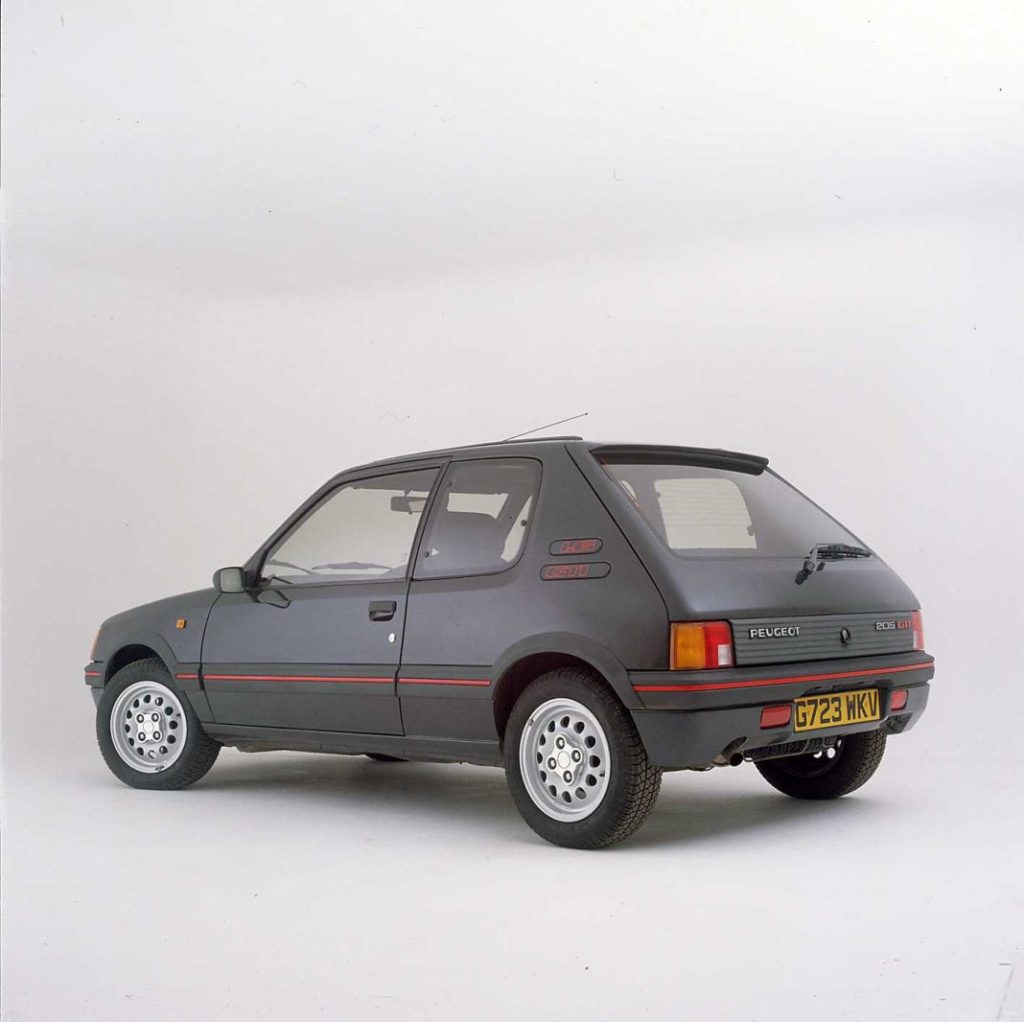 peugeot 205 gti 40 anos 12 Motor16