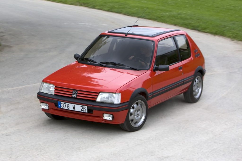 peugeot 205 gti 40 anos 3 Motor16