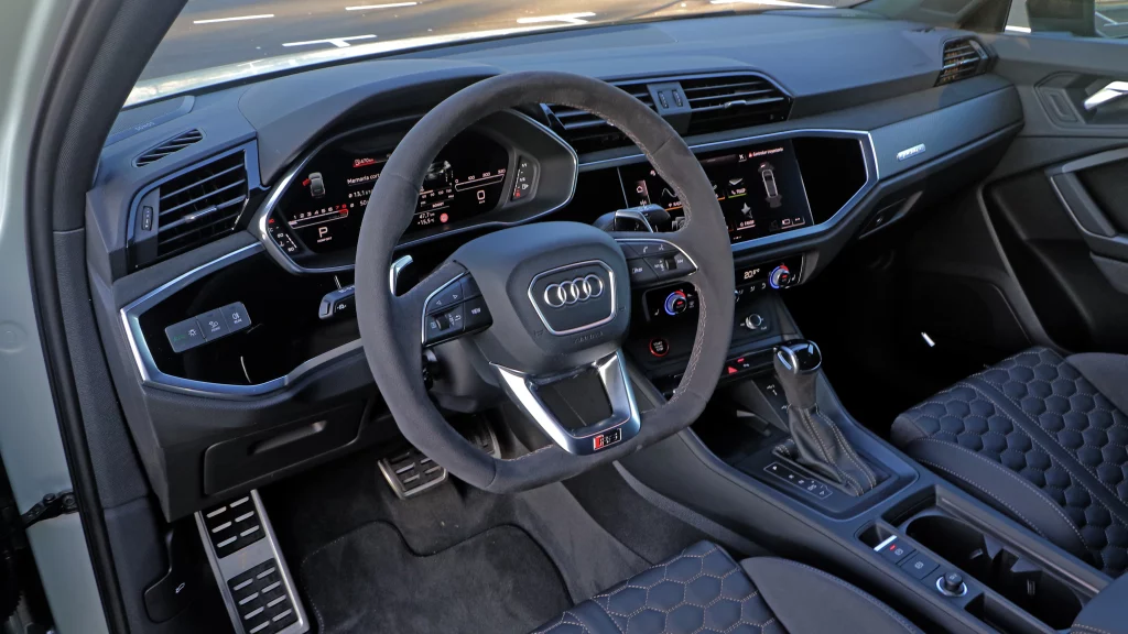 Interior Audi RSQ3 Sportback