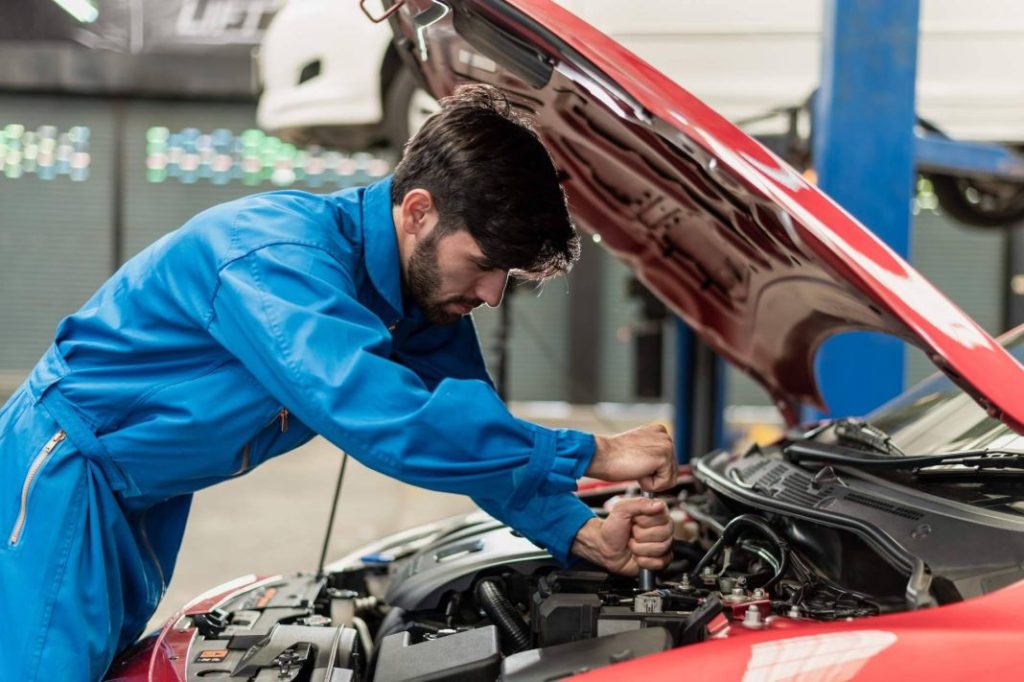 Jamás olvides revisar estos elementos de tu coche si quieres llegar a tu destino 42 Motor16 preparados