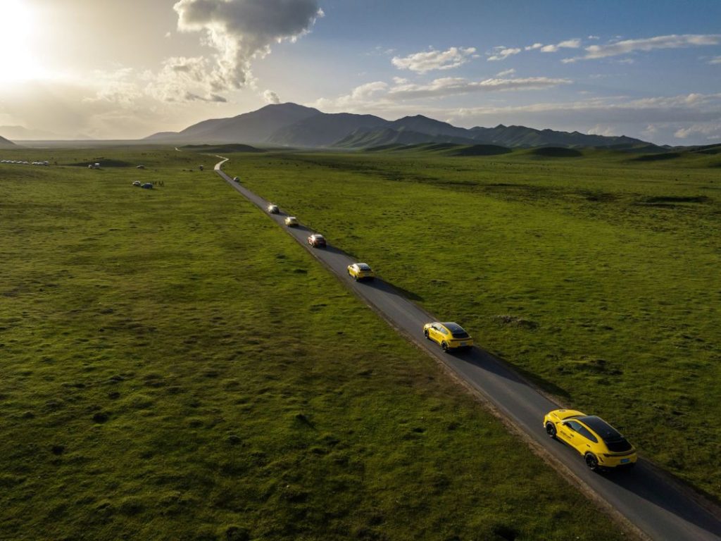 Disfruta recorriendo la China fronteriza con Mongolia en un Lamborghini Urus 1 Motor16 ruta china lamborghini urus performante 11 Motor16