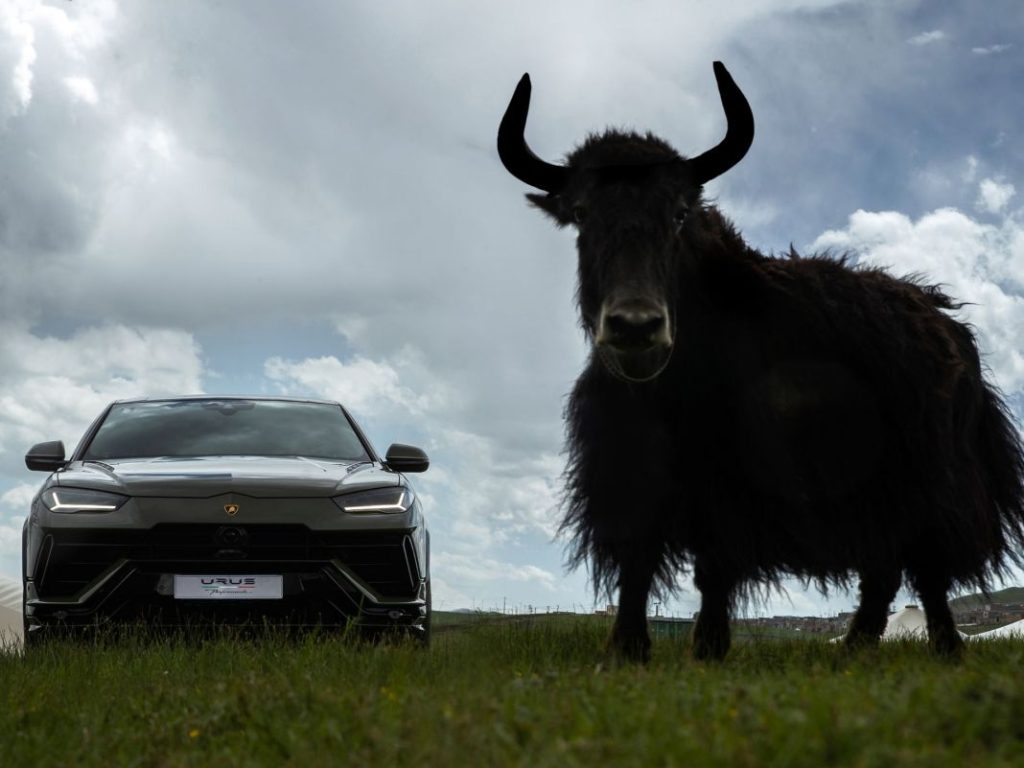 Disfruta recorriendo la China fronteriza con Mongolia en un Lamborghini Urus 10 Motor16 ruta china lamborghini urus performante 7 Motor16