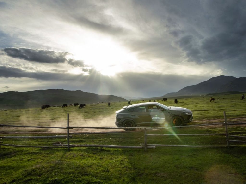 Disfruta recorriendo la China fronteriza con Mongolia en un Lamborghini Urus 8 Motor16 ruta china lamborghini urus performante 9 Motor16