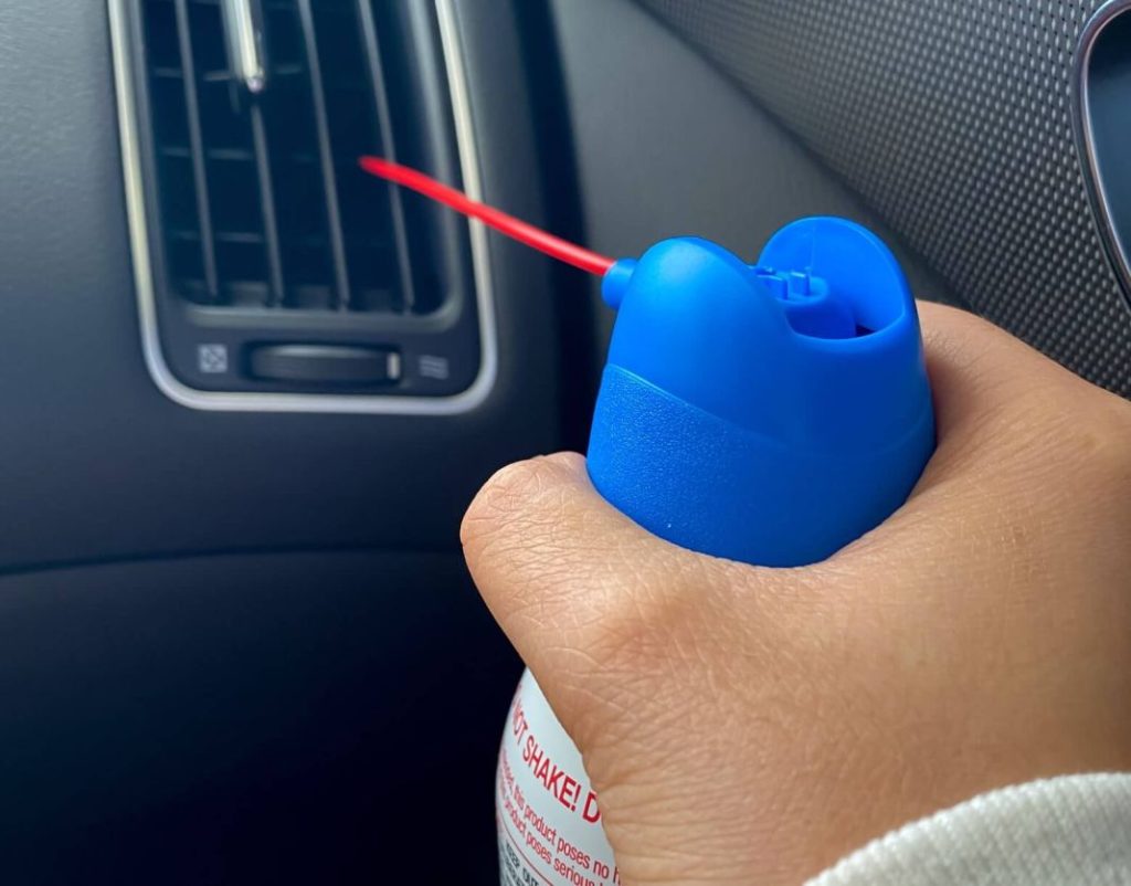 Alcampo tiene lo que necesitas para eliminar el ruido al abrir la puerta de tu coche. Cuesta menos de 6 euros 2 Motor16 spray lubricante Alcampo