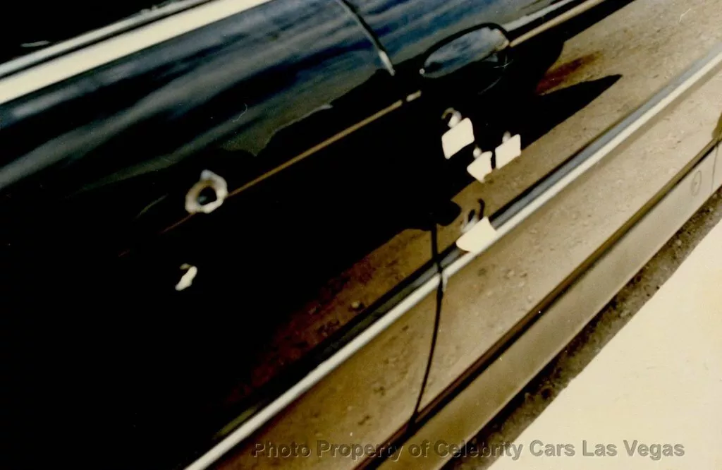 1996 BMW Serie 7 Tupac. Imagen detalle balas.
