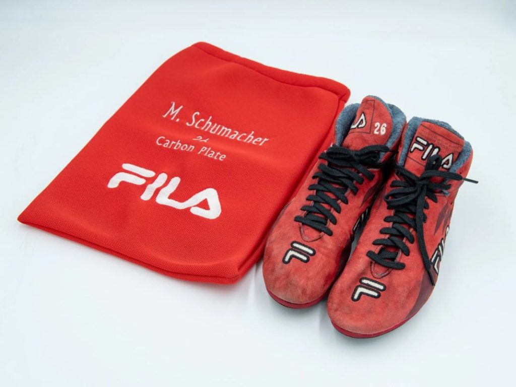 Los recuerdos de Michael Schumacher a subasta: cascos, guantes, monos de carreras y mucho más 11 Motor16 2002 Michael Schumacher Fila Formula 1 Racing Boots Motor16