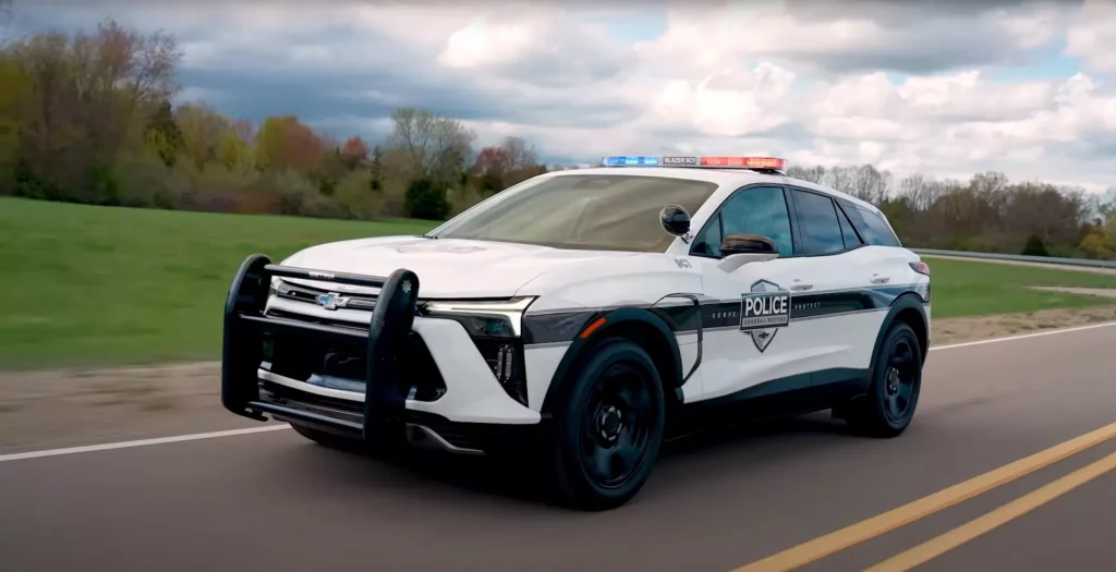 2023 Chevrolet Blazer EV Policía. Imagen movimiento.