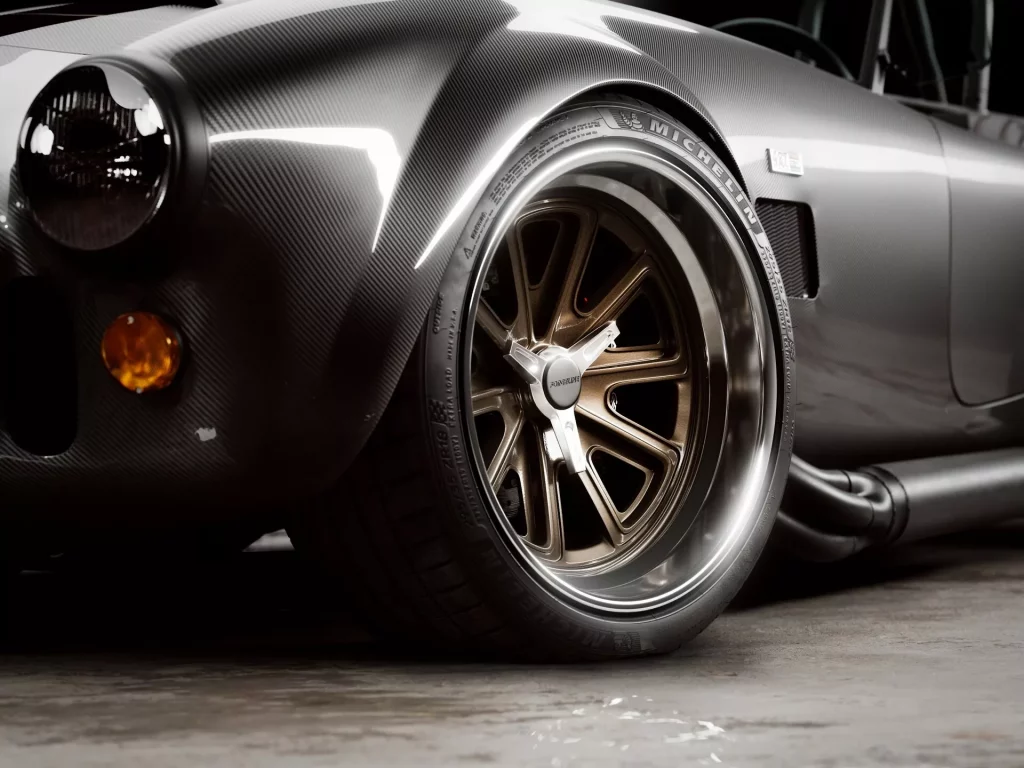 Classic Recreations fabrica el mejor Shelby Cobra moderno de la historia 13 Motor16 2023 Diamond Edition Carbon Fiber Shelby Cobra Race Car 810 10 Motor16