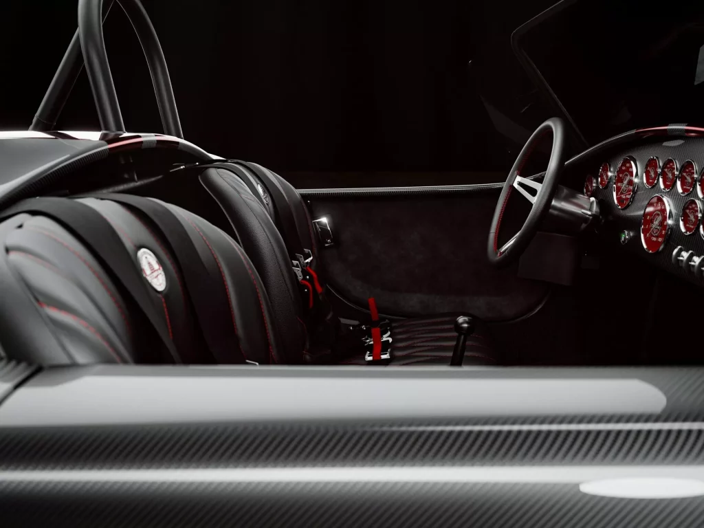 Classic Recreations fabrica el mejor Shelby Cobra moderno de la historia 2 Motor16 2023 Diamond Edition Shelby Cobra. Imagen interior.