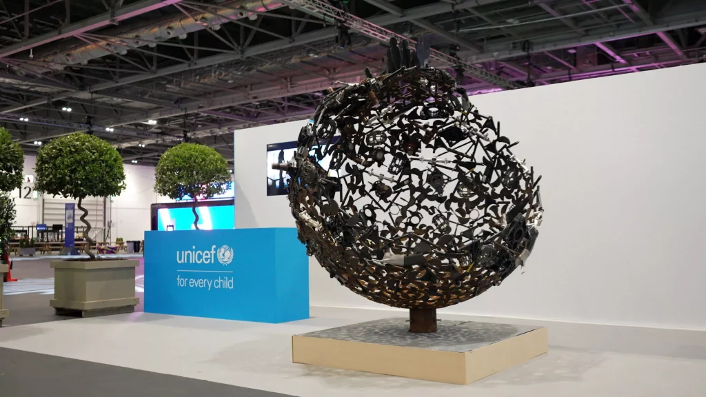 Con piezas de Fórmula E está creada esta escultura que puede ser tuya 12 Motor16 2023 Formula E UNICEF Escultura 10 Motor16