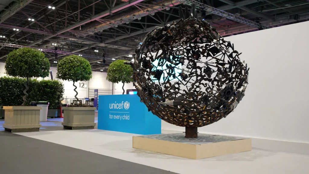 Con piezas de Fórmula E está creada esta escultura que puede ser tuya 13 Motor16 2023 Formula E UNICEF Escultura 11 Motor16