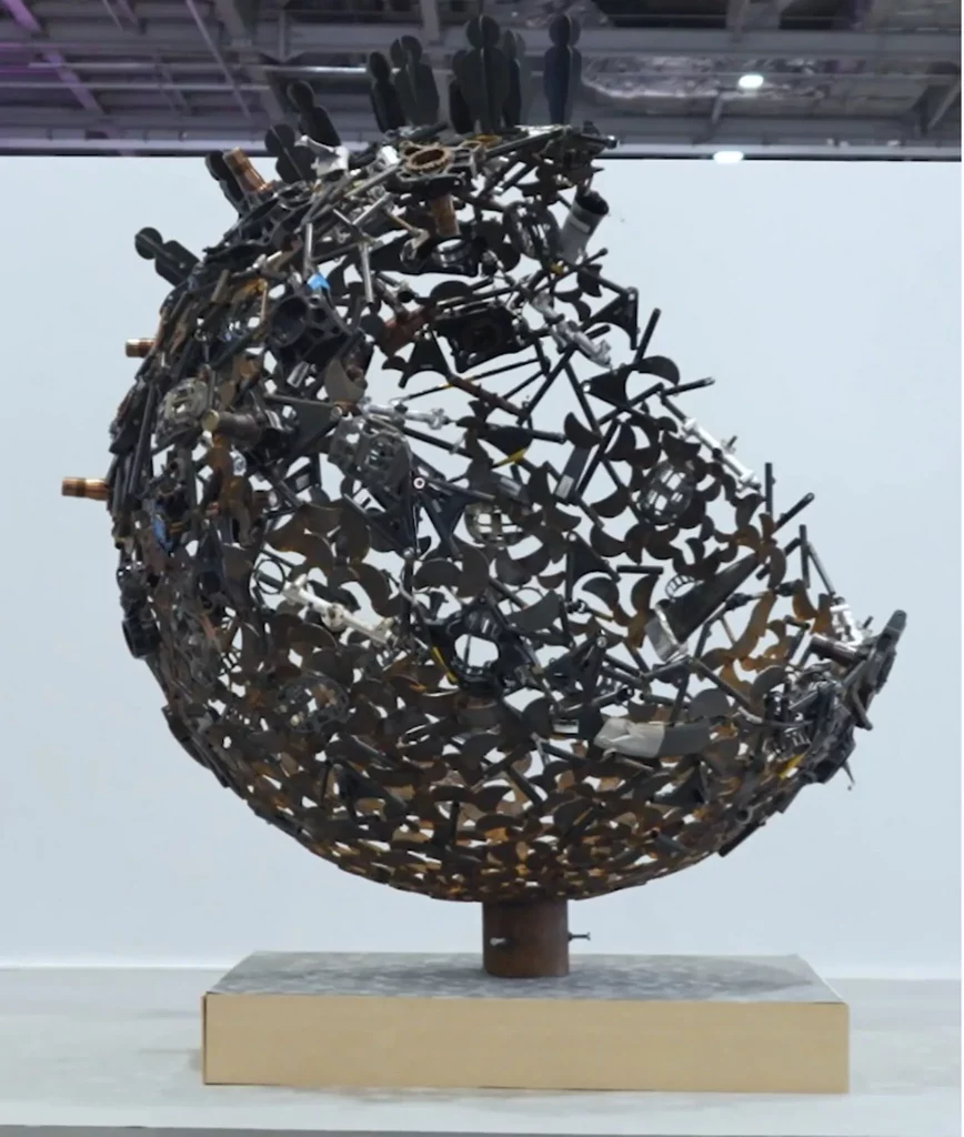 Con piezas de Fórmula E está creada esta escultura que puede ser tuya 5 Motor16 2023 Formula E UNICEF Escultura 3 Motor16