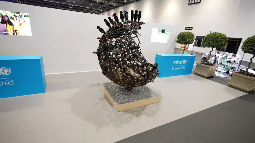 Con piezas de Fórmula E está creada esta escultura que puede ser tuya 8 Motor16 2023 Formula E UNICEF Escultura 6 Motor16