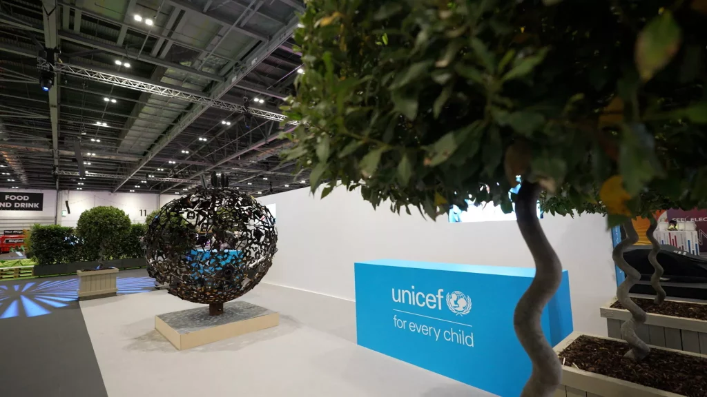 Con piezas de Fórmula E está creada esta escultura que puede ser tuya 9 Motor16 2023 Formula E UNICEF Escultura 7 Motor16