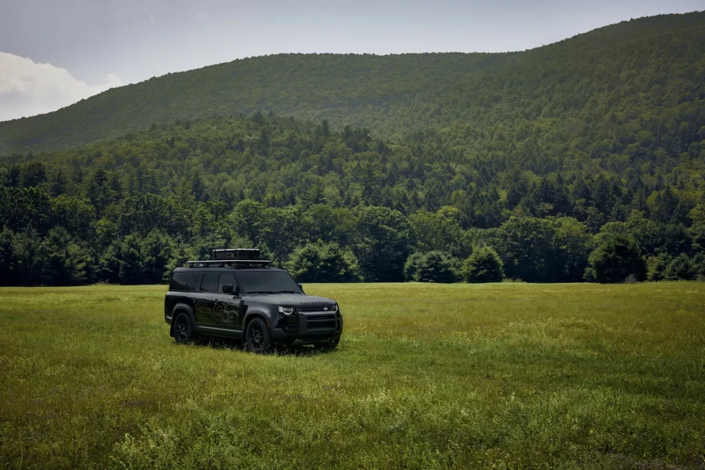 2023 Land Rover Defender Trophy Edition 4 Motor16