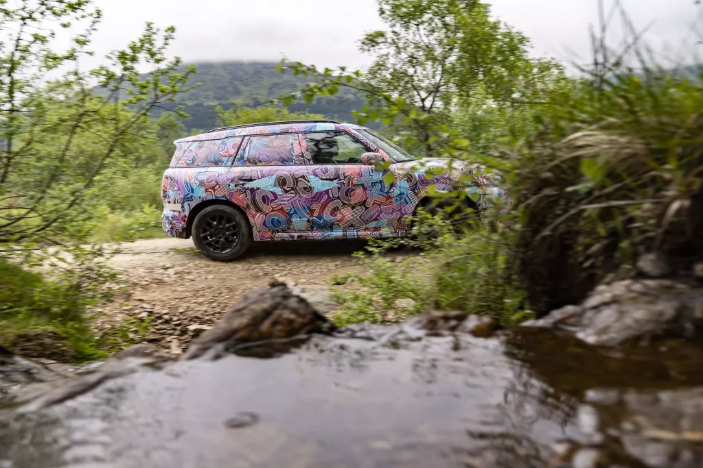El futuro Mini Countryman también será el más aventurero de la historia 18 Motor16 2023 MINI Countryman Teaser Scotish Highlands 14 Motor16