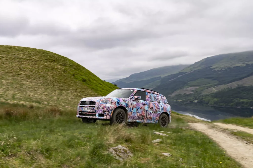 El futuro Mini Countryman también será el más aventurero de la historia 20 Motor16 2023 MINI Countryman Teaser Scotish Highlands 16 Motor16