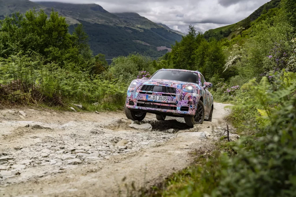 El futuro Mini Countryman también será el más aventurero de la historia 24 Motor16 2023 MINI Countryman Teaser Scotish Highlands 20 Motor16