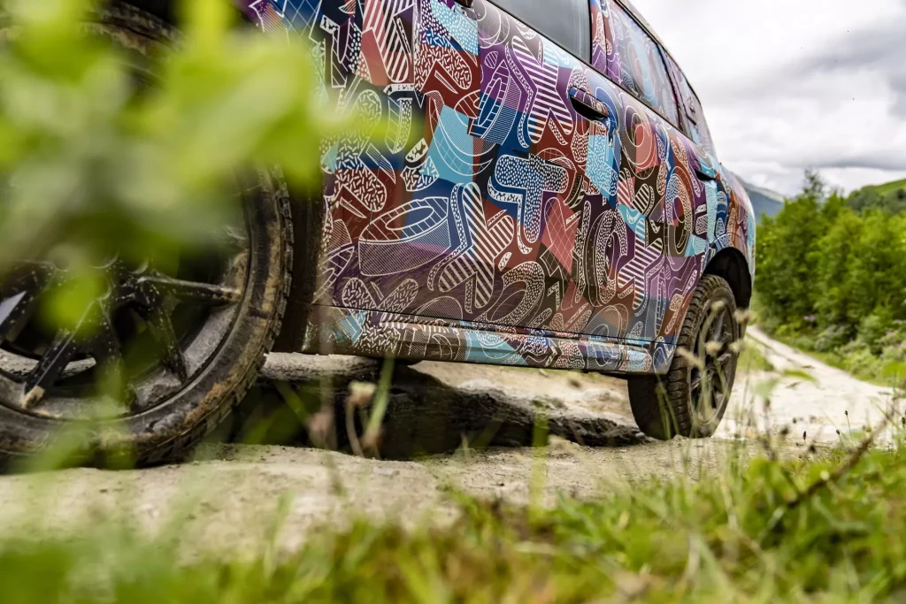 El futuro Mini Countryman también será el más aventurero de la historia 26 Motor16 2023 MINI Countryman Teaser Scotish Highlands 22 Motor16